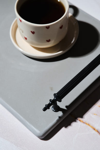 Gri Mermer Doku Siyah Kulplu Sunum Tepsisi