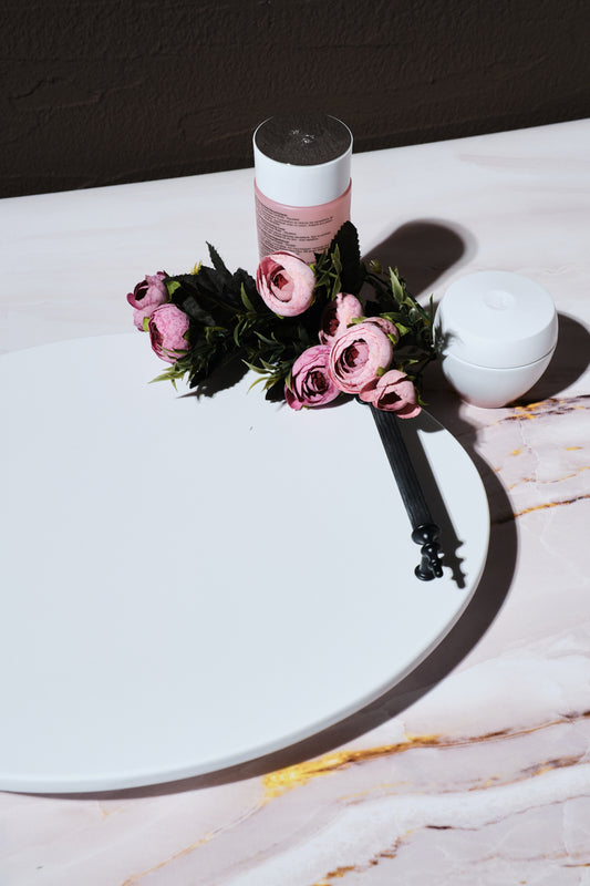 Beyaz Doku Siyah Kulplu Yuvarlak Sunum Tepsisi